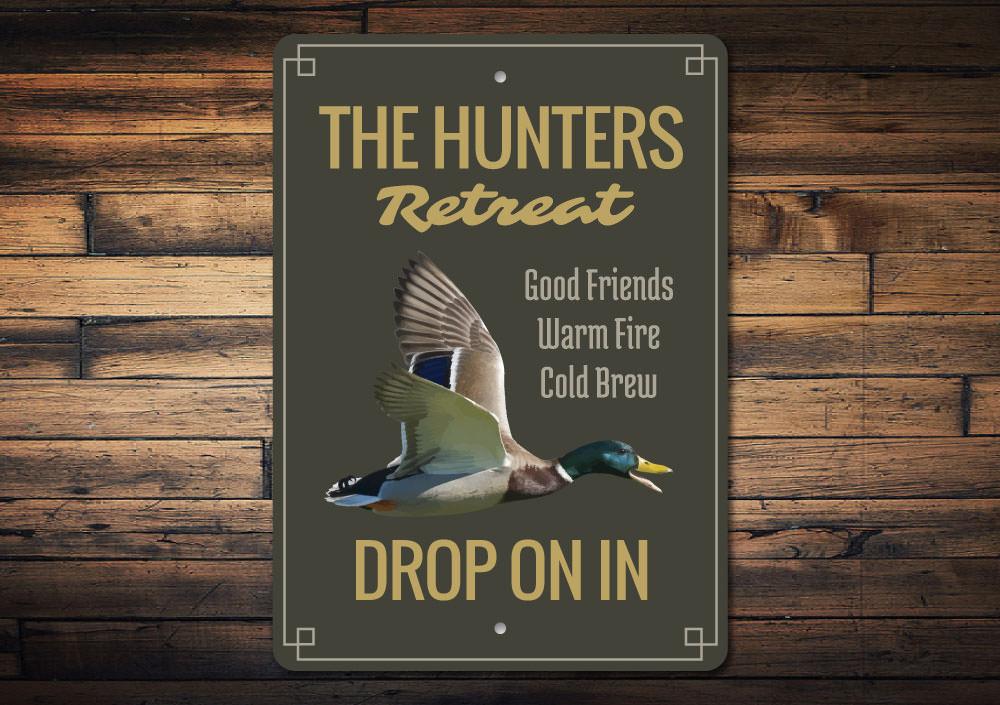 The Hunters Retreat Sign